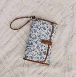 OiOi Change Clutch Blue Paisley